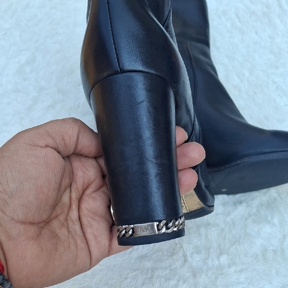 MICHAEL Michael Kors Black Heeled Boots with Ruched Detail - Picture 4 of 9